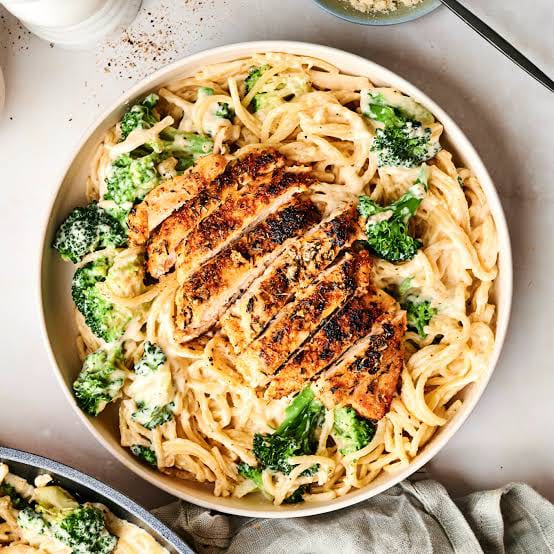 Chicken Alfredo.